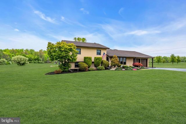 81 SHARON RD, Robbinsville, NJ 08691
