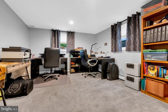 81 SHARON RD, Robbinsville, NJ 08691
