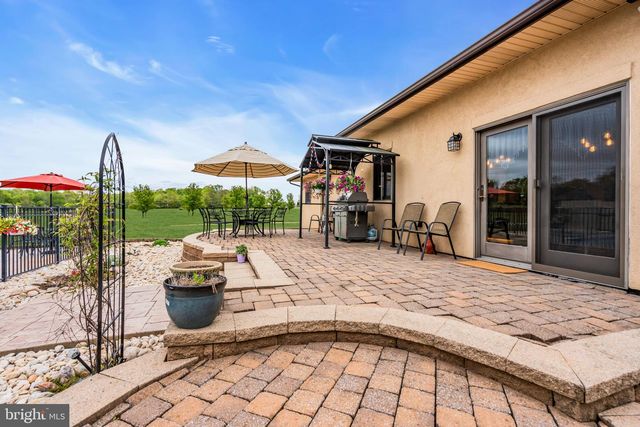 81 SHARON RD, Robbinsville, NJ 08691
