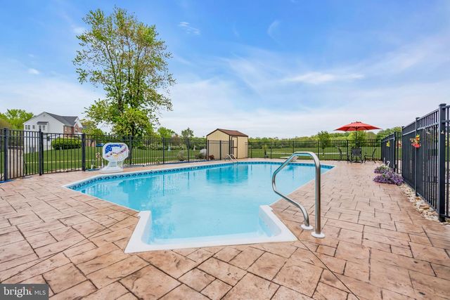 81 SHARON RD, Robbinsville, NJ 08691