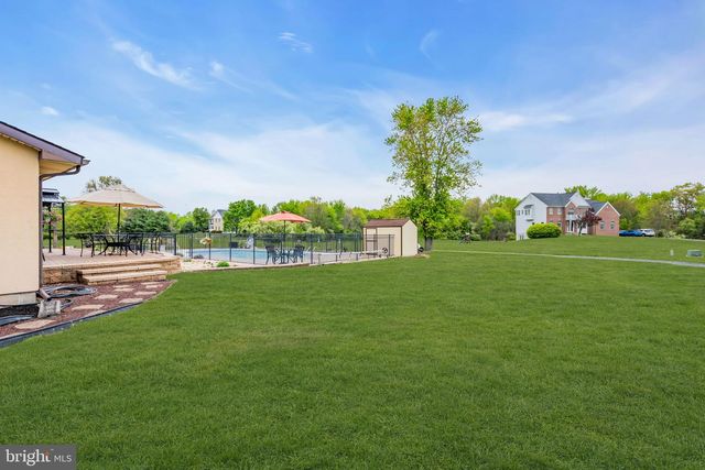 81 SHARON RD, Robbinsville, NJ 08691