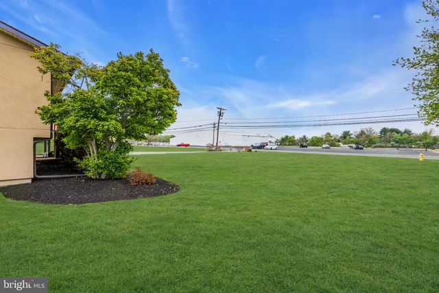81 SHARON RD, Robbinsville, NJ 08691