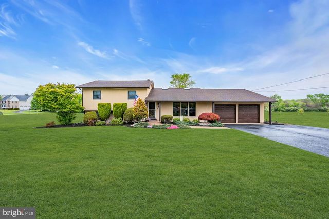 81 SHARON RD, Robbinsville, NJ 08691