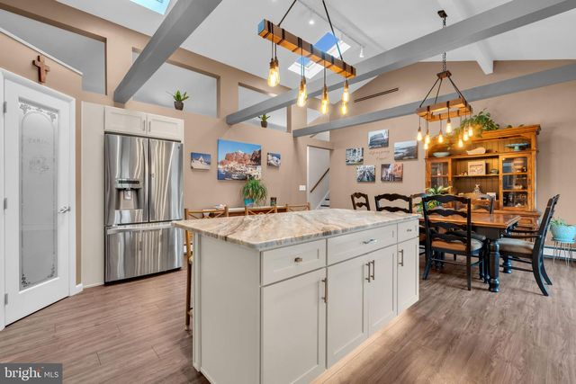 81 SHARON RD, Robbinsville, NJ 08691