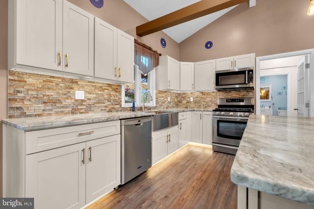 81 SHARON RD, Robbinsville, NJ 08691