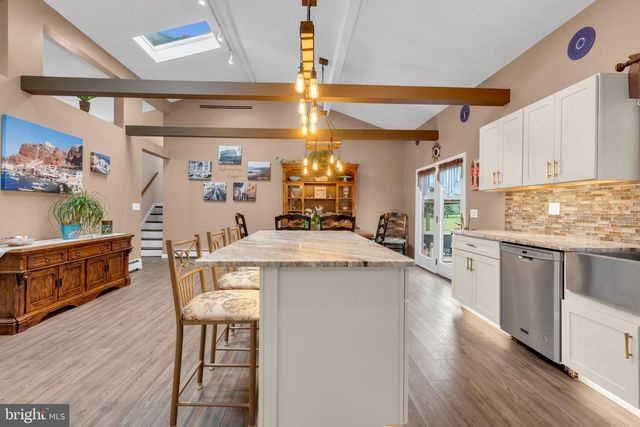 81 SHARON RD, Robbinsville, NJ 08691