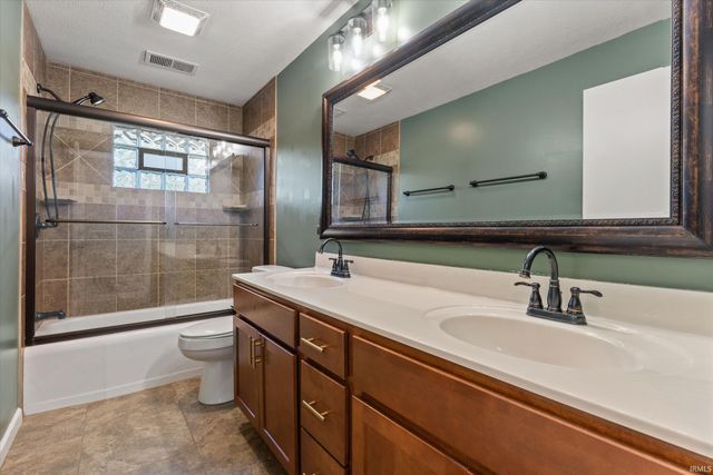 16170 Jackson Road, Mishawaka, IN 46544