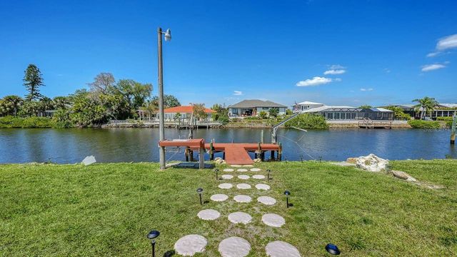 723 PORTIA STREET N, Nokomis, FL 34275