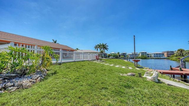 723 PORTIA STREET N, Nokomis, FL 34275