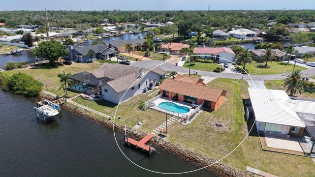723 PORTIA STREET N, Nokomis, FL 34275