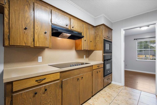 713 Wedgewood Lane, Longview, TX 75604
