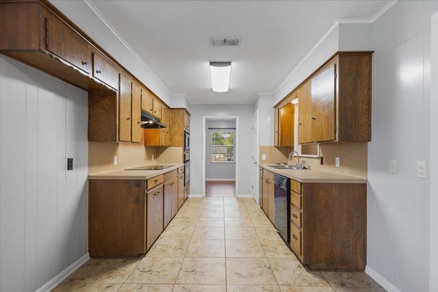 713 Wedgewood Lane, Longview, TX 75604