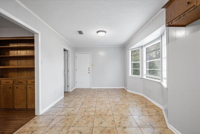 713 Wedgewood Lane, Longview, TX 75604