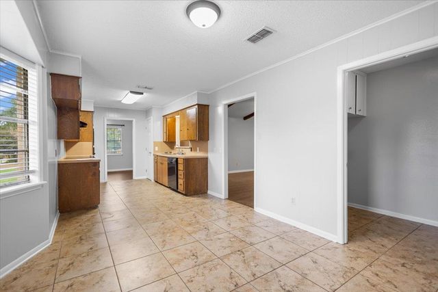 713 Wedgewood Lane, Longview, TX 75604