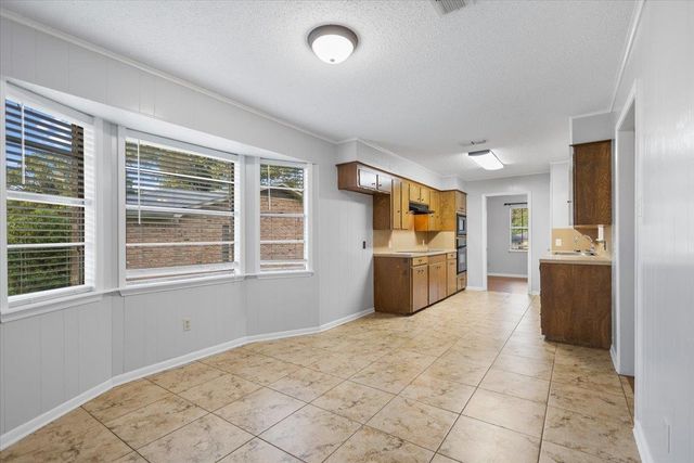 713 Wedgewood Lane, Longview, TX 75604
