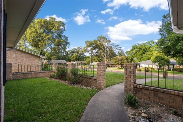 713 Wedgewood Lane, Longview, TX 75604