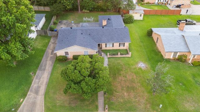 713 Wedgewood Lane, Longview, TX 75604