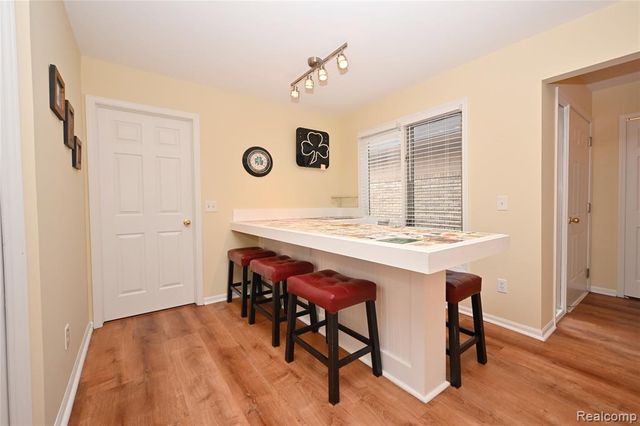 35285 Lone Pine Lane, Farmington Hills, MI 48335