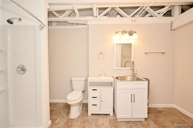 35285 Lone Pine Lane, Farmington Hills, MI 48335