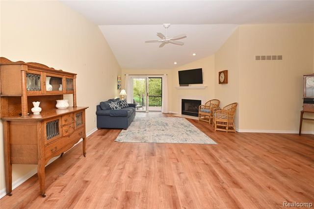 35285 Lone Pine Lane, Farmington Hills, MI 48335