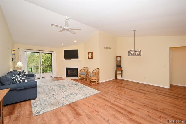 35285 Lone Pine Lane, Farmington Hills, MI 48335