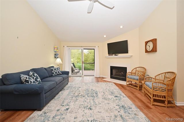 35285 Lone Pine Lane, Farmington Hills, MI 48335