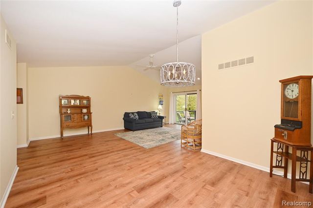 35285 Lone Pine Lane, Farmington Hills, MI 48335
