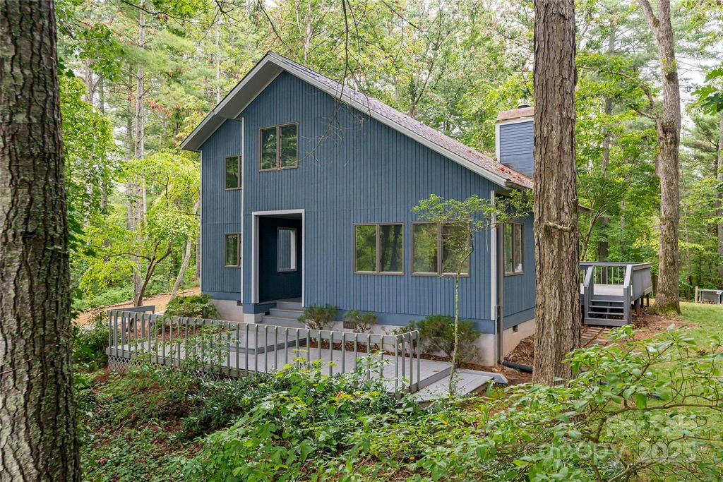 427 Shadowwood Drive, Leicester, NC 28748
