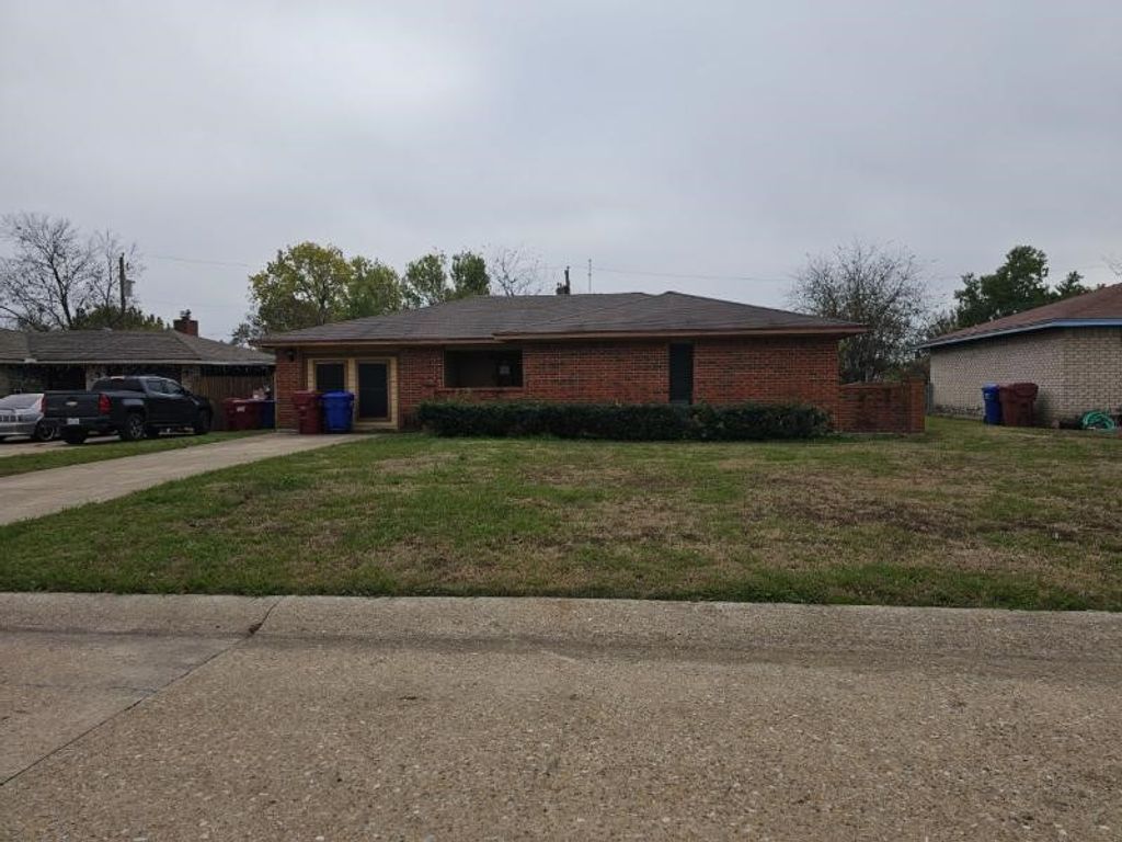 817 Oak Grove Lane, Royse City, TX 75189