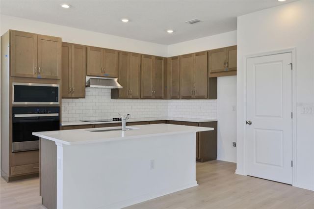2956 SUPERMARINE ROAD, Tavares, FL 32778