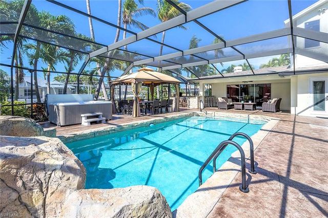 5208 SW 8th CT, Cape Coral, FL 33914