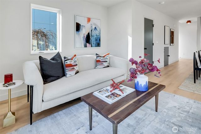 4411 S Holly Street, Seattle, WA 98118