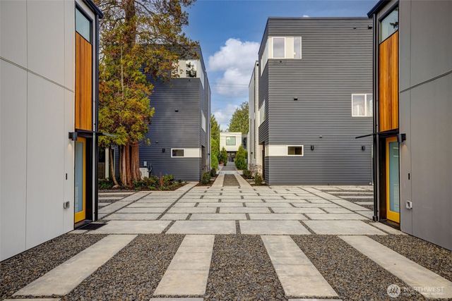 4411 S Holly Street, Seattle, WA 98118