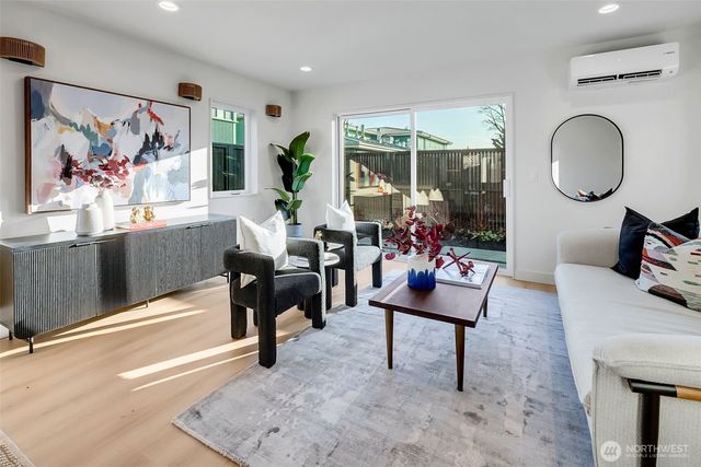 4411 S Holly Street, Seattle, WA 98118