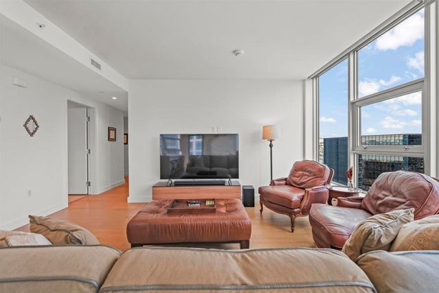 1388 Kettner 2206, San Diego, CA 92101