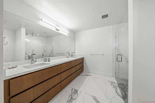 1388 Kettner 2206, San Diego, CA 92101