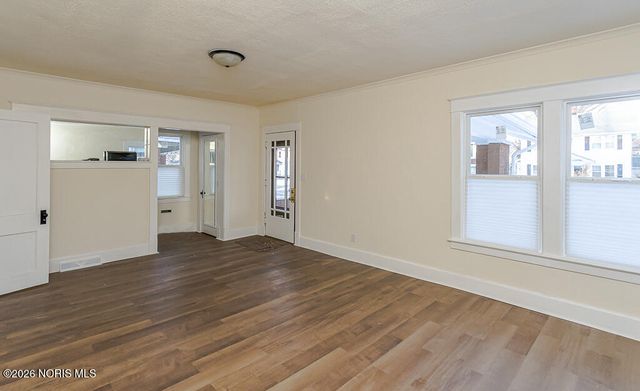 734 Brighton Avenue, Toledo, OH 43609