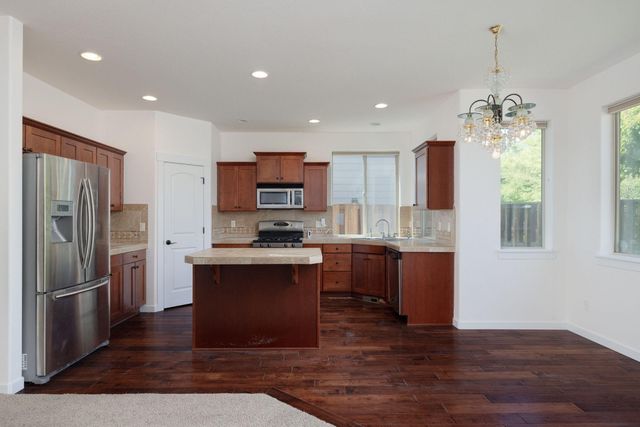 2934 NE Dogwood Drive, Bend, OR 97701