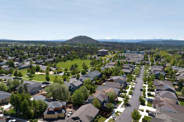 2934 NE Dogwood Drive, Bend, OR 97701