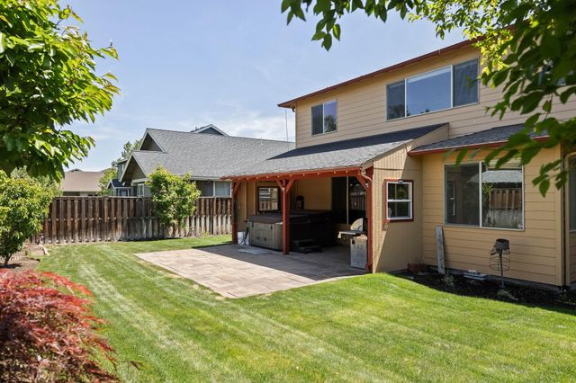 2934 NE Dogwood Drive, Bend, OR 97701