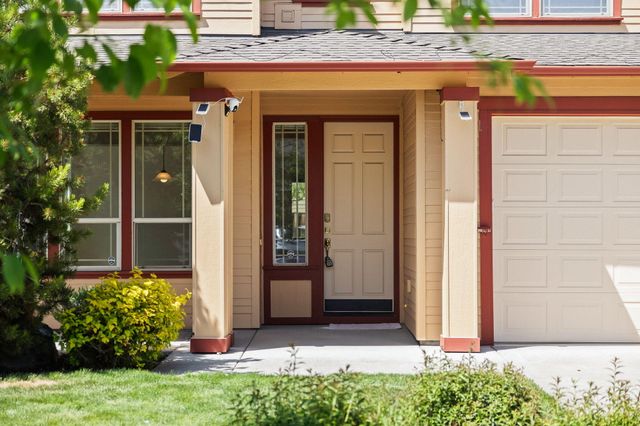 2934 NE Dogwood Drive, Bend, OR 97701