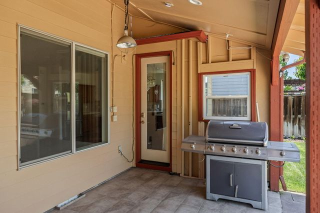 2934 NE Dogwood Drive, Bend, OR 97701