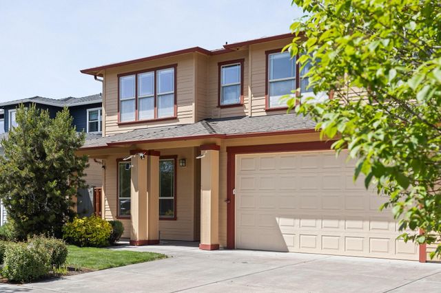 2934 NE Dogwood Drive, Bend, OR 97701