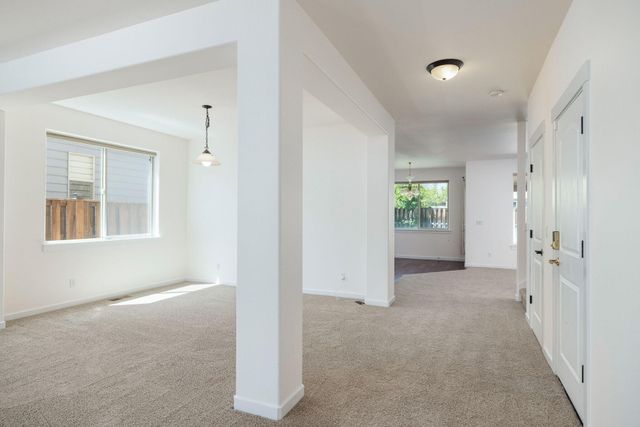 2934 NE Dogwood Drive, Bend, OR 97701