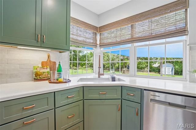 4709 Theiss Road, St Louis, MO 63128