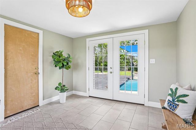 4709 Theiss Road, St Louis, MO 63128