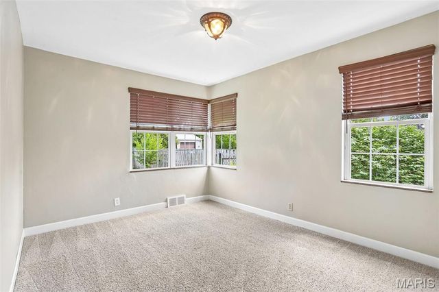4709 Theiss Road, St Louis, MO 63128