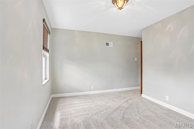 4709 Theiss Road, St Louis, MO 63128