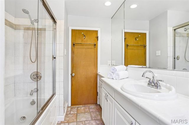 4709 Theiss Road, St Louis, MO 63128