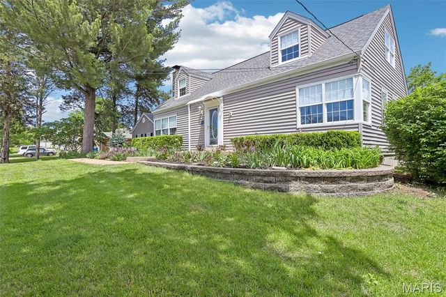4709 Theiss Road, St Louis, MO 63128